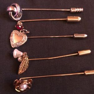 A set of 5 pins.